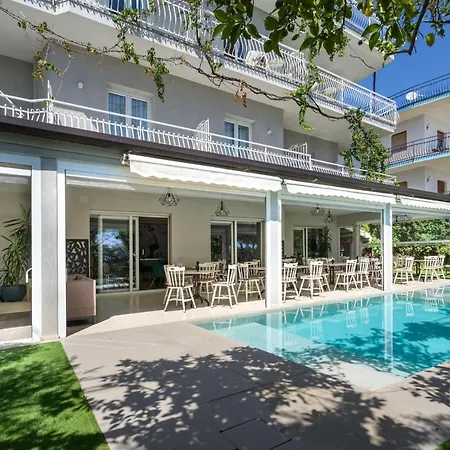 Rivage Отель 4*